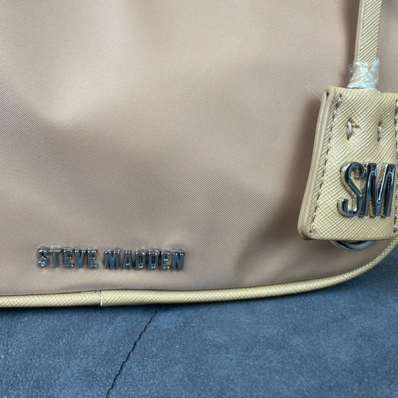 STEVE MADDEN ~ Bpaula Nylon Shoulder/Handbag ~ Beige ~ NWT! - Picture 2 of 9